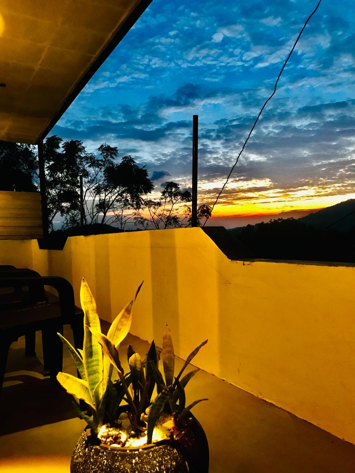 Villa Cloud Nine à Kandy Extérieur photo